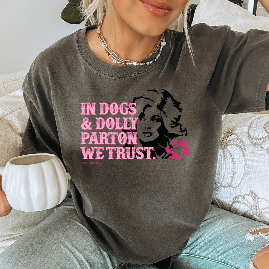 Dogs & Dolly - Unisex Tee